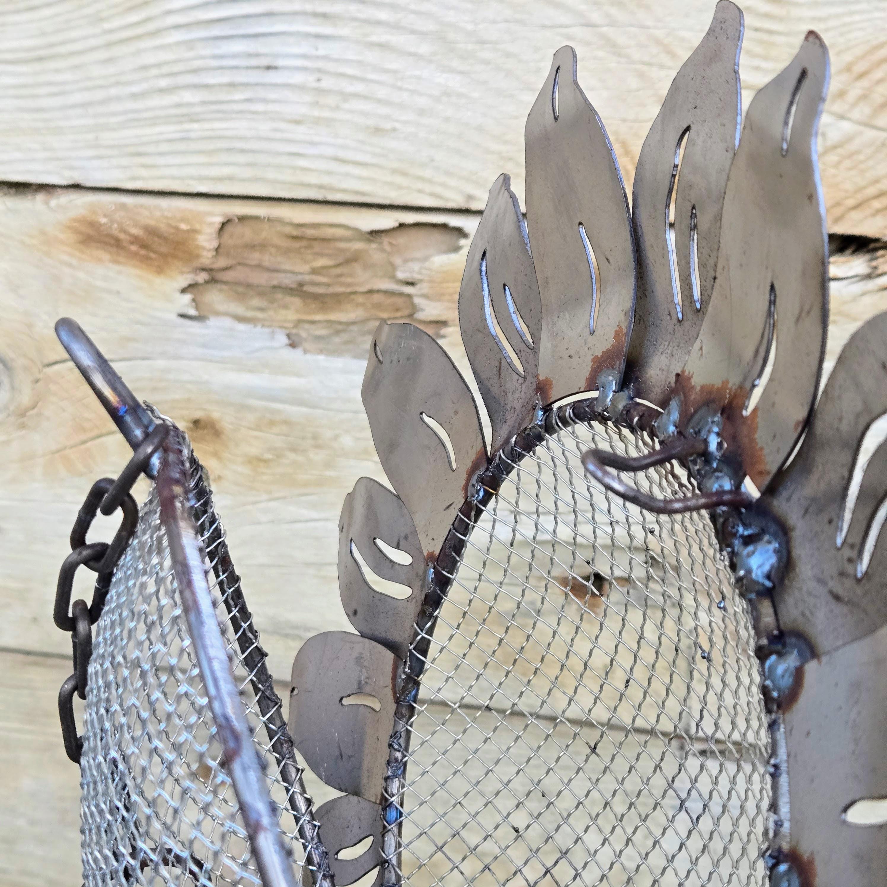 Rustic Metal Sunflower Bird Feeder: Hanging Garden Decor