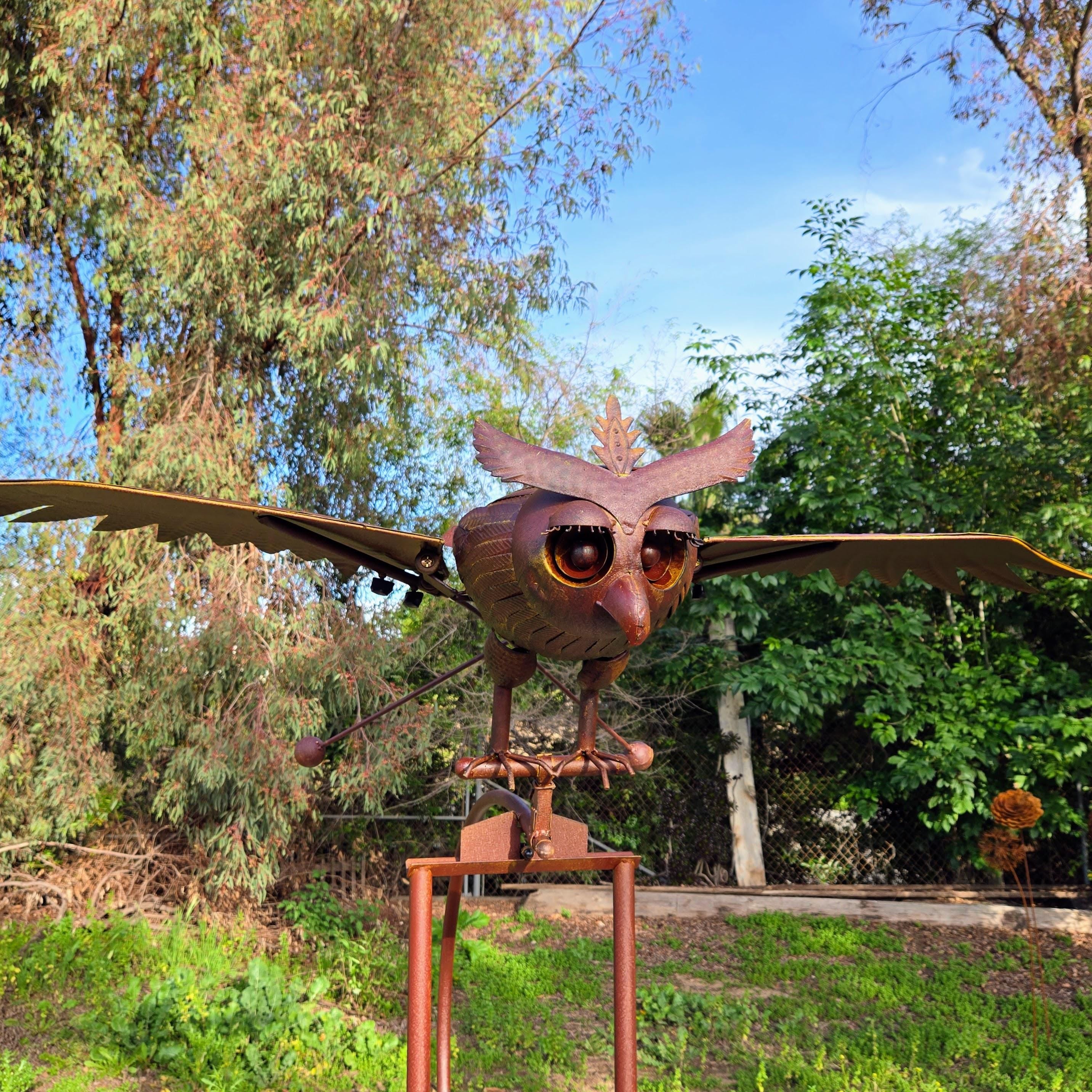 Large Kinetic Metal Owl Sculpture – Rustic Outdoor Garden Art, Balancing Farmhouse Porch Decor