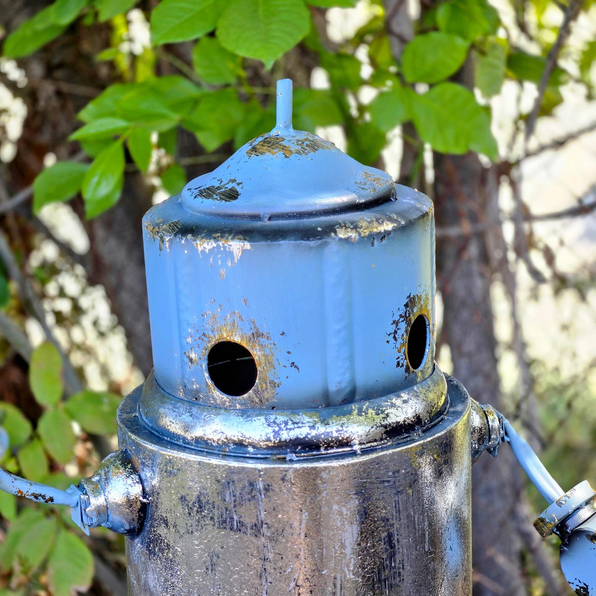 Blue Metal Robot Garden Sculpture – Rustic Industrial Yard Art Outdoor Garden Decor