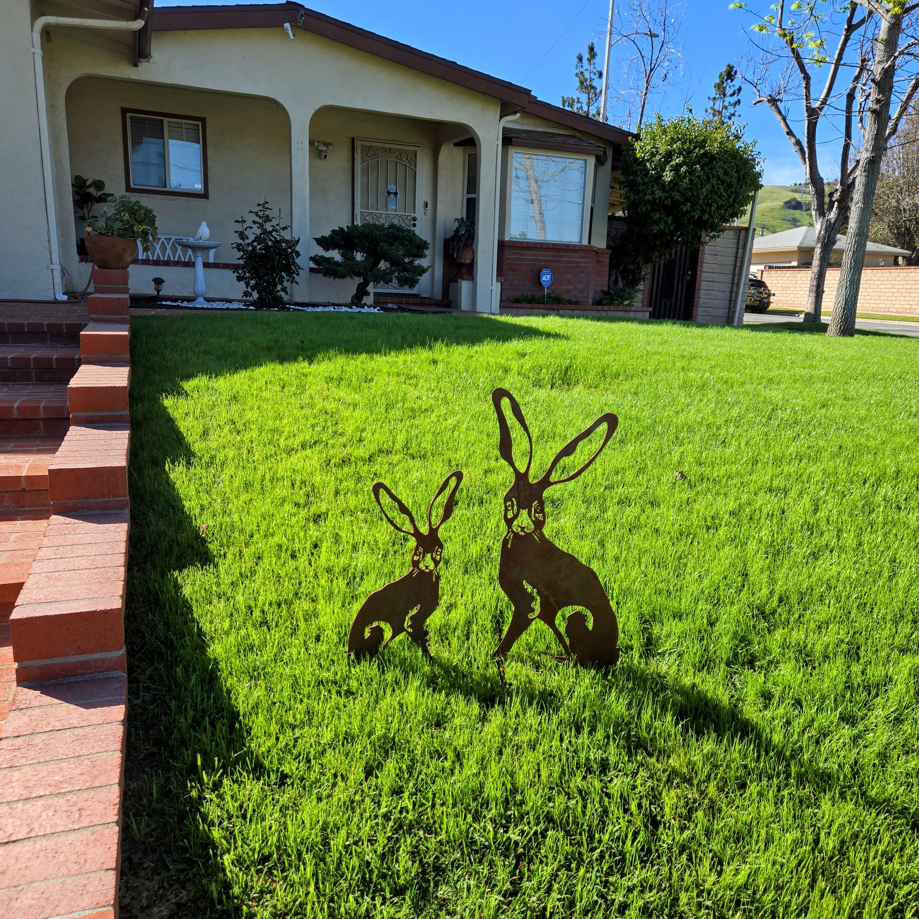 Rustic Metal Rabbit Garden Stakes – Patina Steel Easter Yard Art, Farmhouse Decor