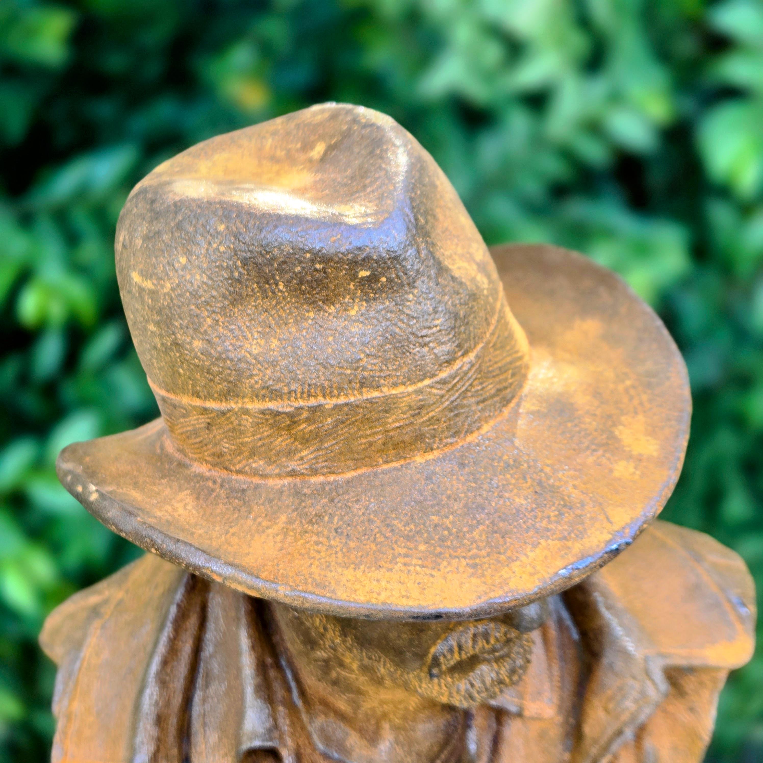 Cast Iron Cowboy Bust Sculpture – Rustic Western Garden Statue, Farmhouse Decor