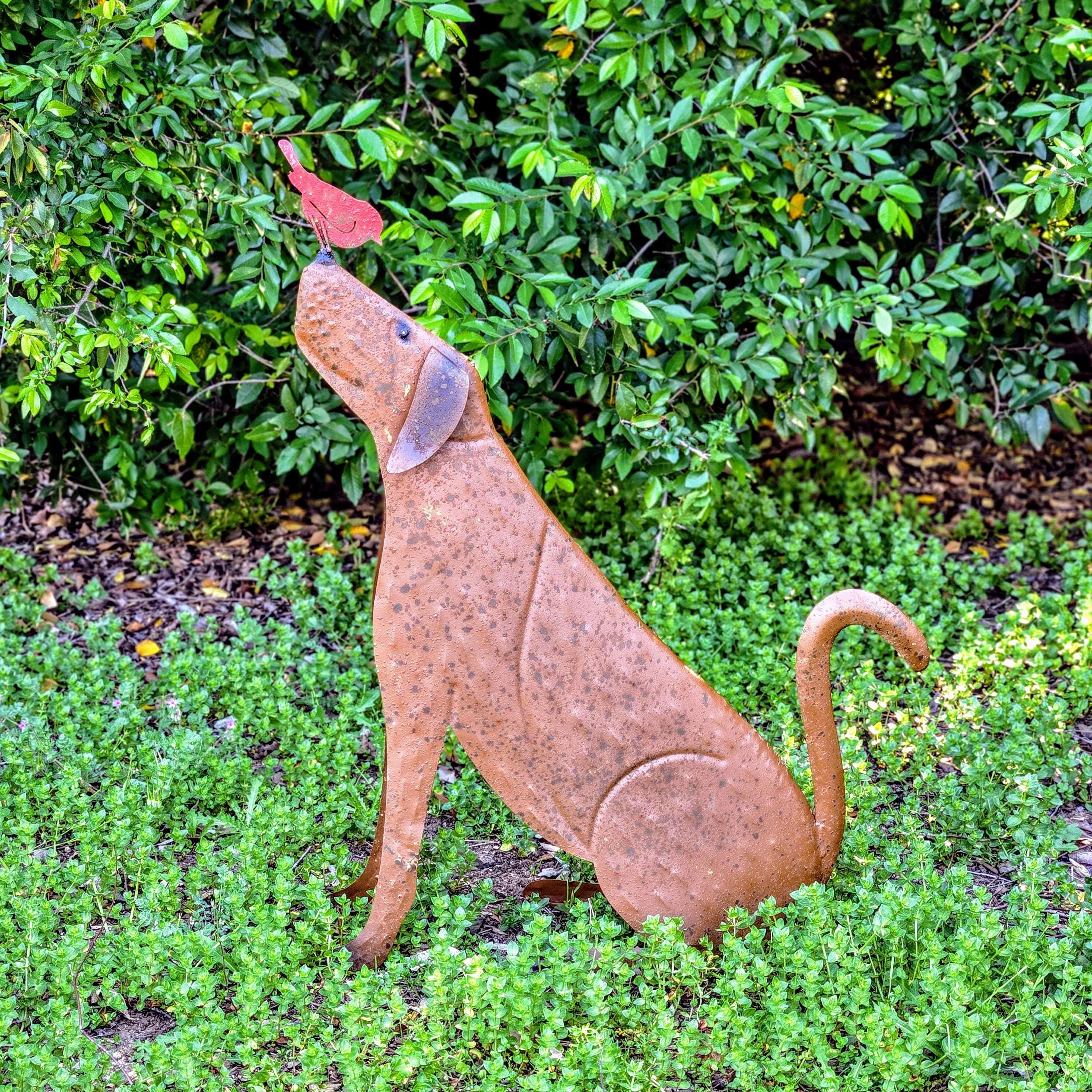 Metal Dog Sculpture with Bird – Rustic Garden Yard Art, Farmhouse Patio Decor