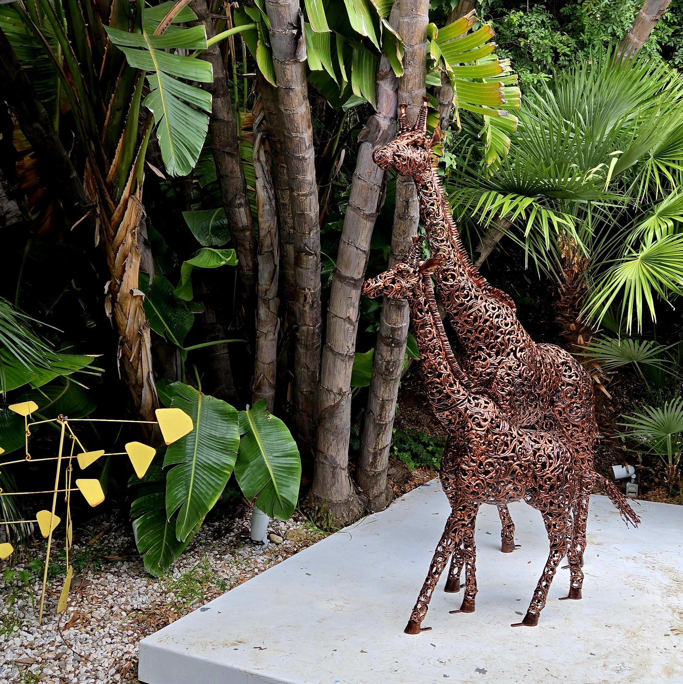 Bronze Giraffe Garden Sculpture – Large Metal Wildlife Statue – Outdoor Yard Art