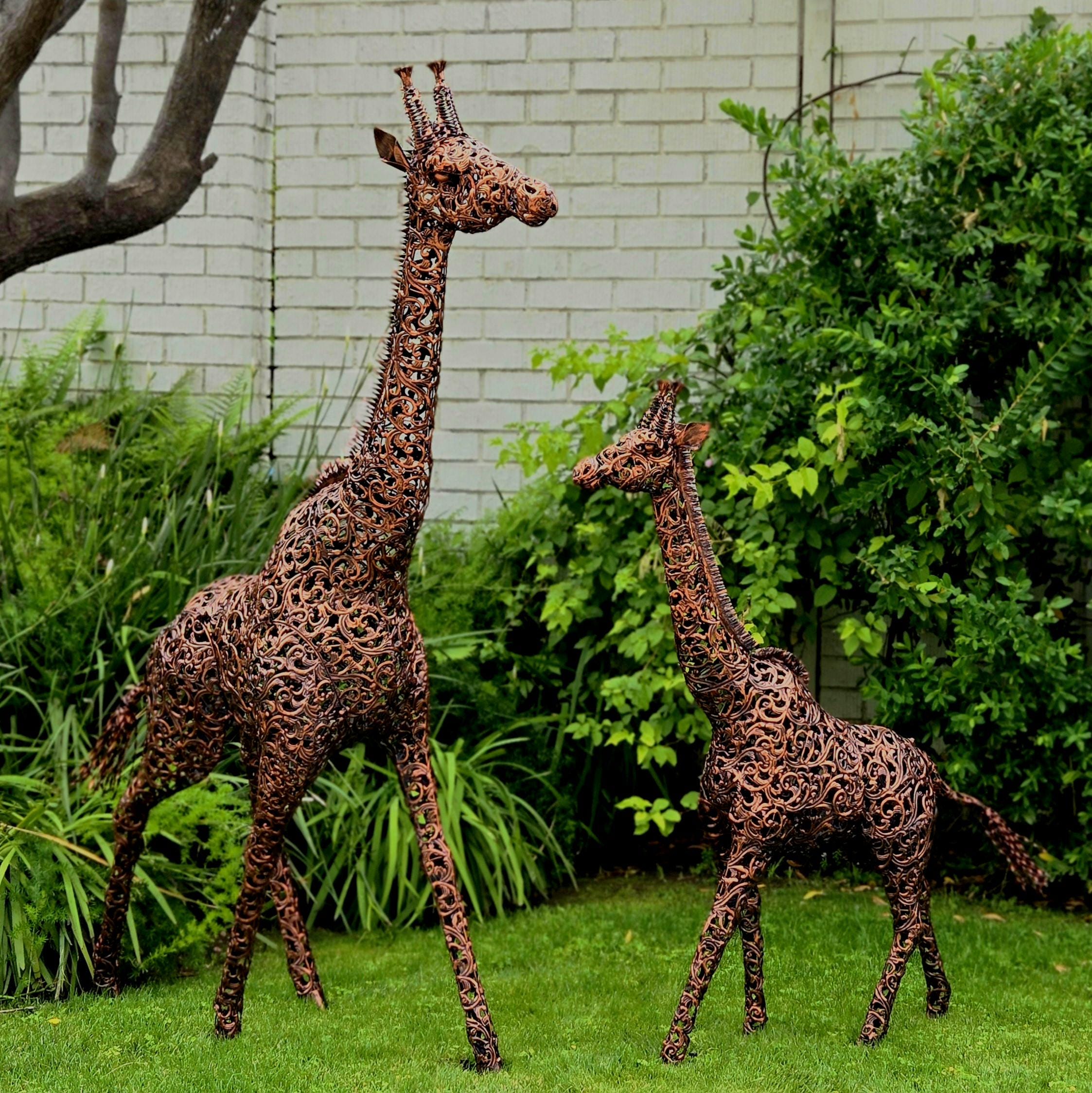 Bronze Giraffe Garden Sculpture – Large Metal Wildlife Statue – Outdoor Yard Art
