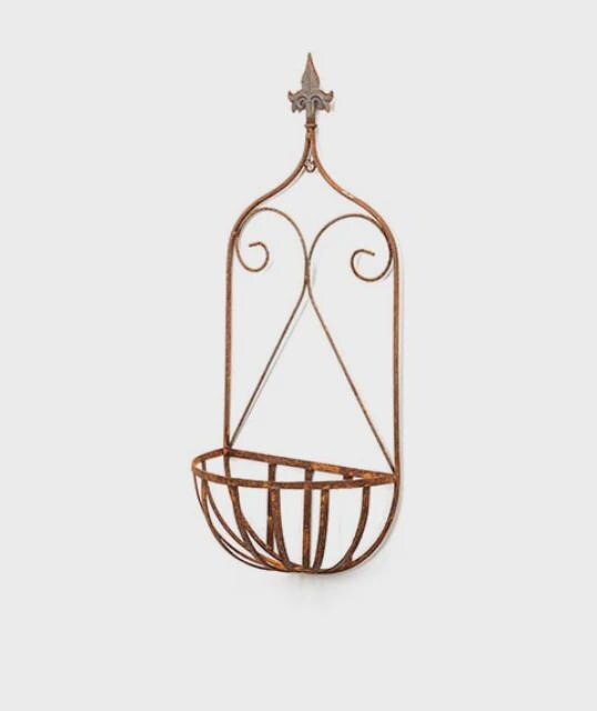 Rusty Metal Wall Hanging Planter Basket – Vintage Garden Wall Decor with Flower Pot Holder