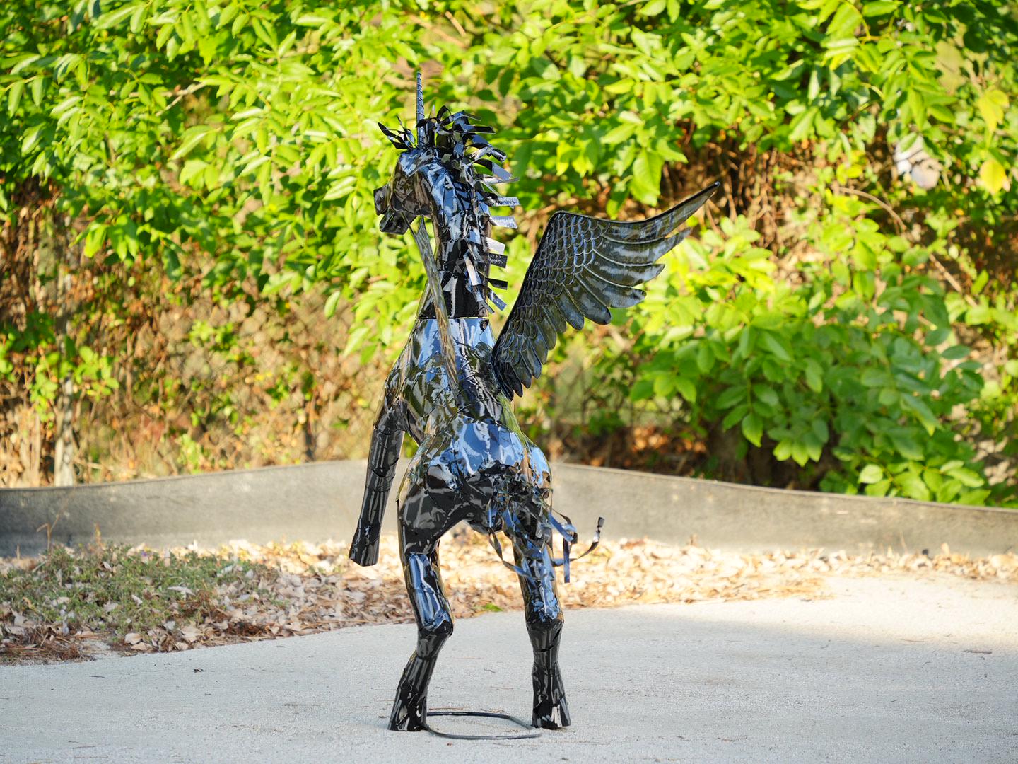Large Metal Pegasus Sculpture – Winged Horse Garden Statue, Rustic Outdoor Art
