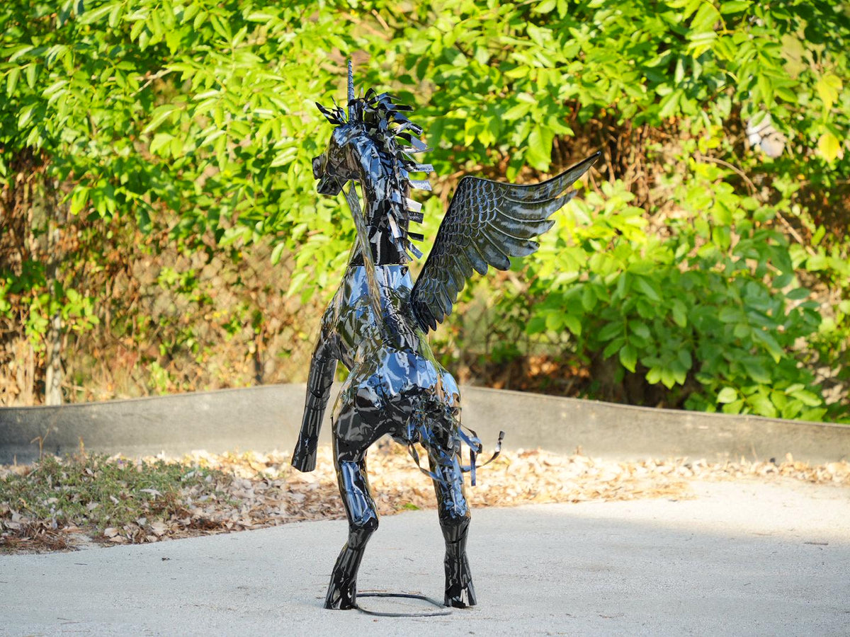 Large Metal Pegasus Sculpture – Winged Horse Garden Statue, Rustic Outdoor Art
