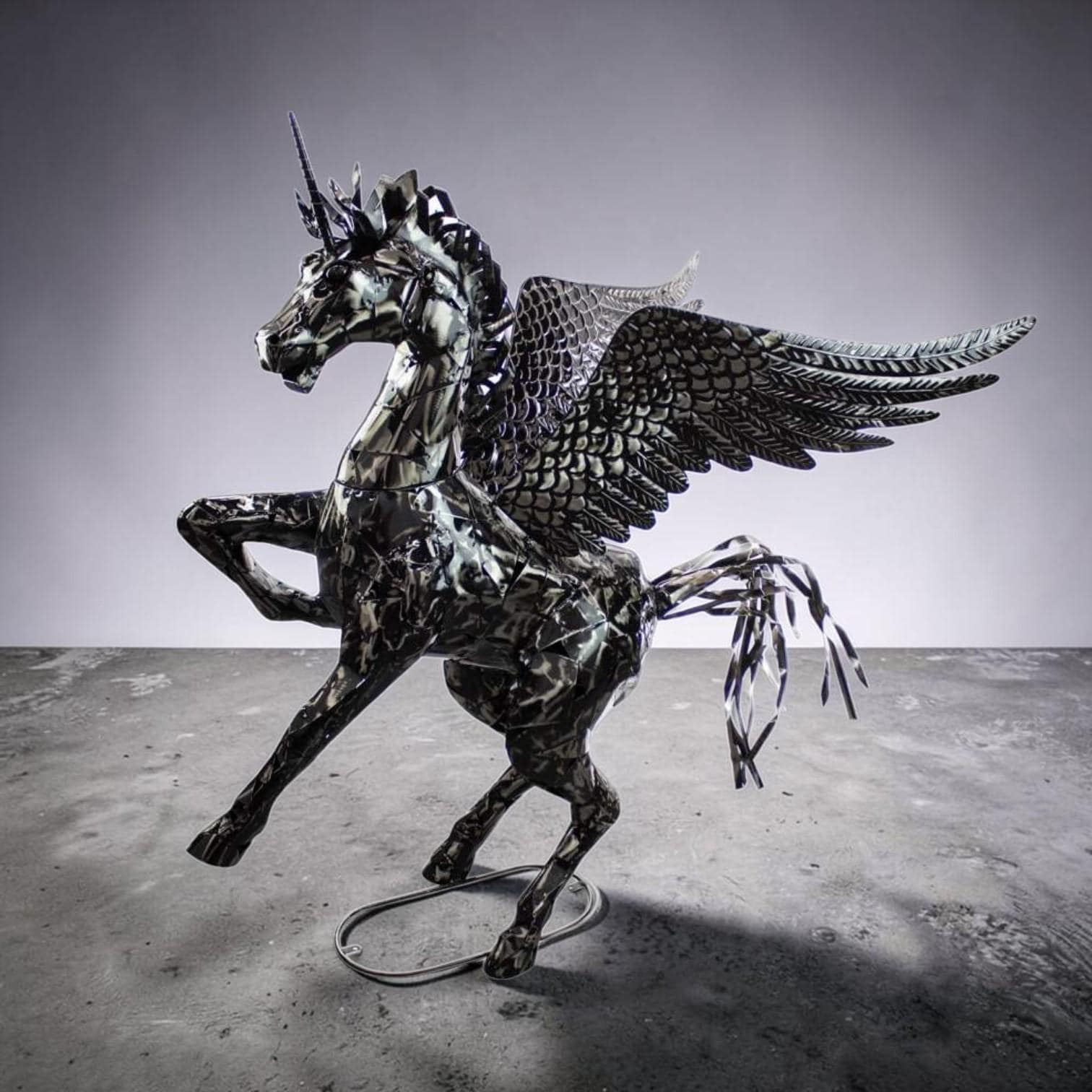 Large Metal Pegasus Sculpture – Winged Horse Garden Statue, Rustic Outdoor Art