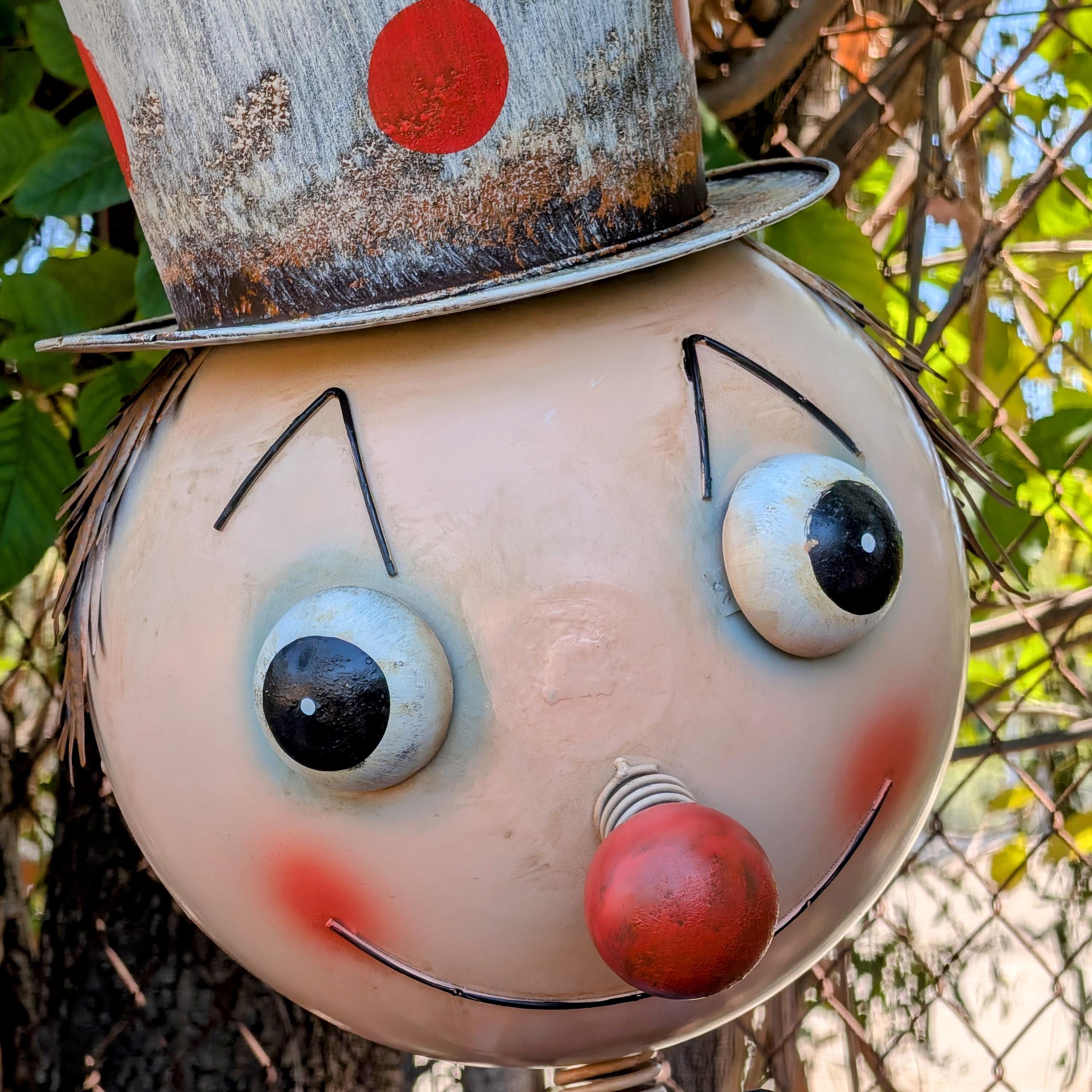 Handmade Metal Clown Garden Statue – Whimsical Circus Yard Art, Distressed Farmhouse Decor