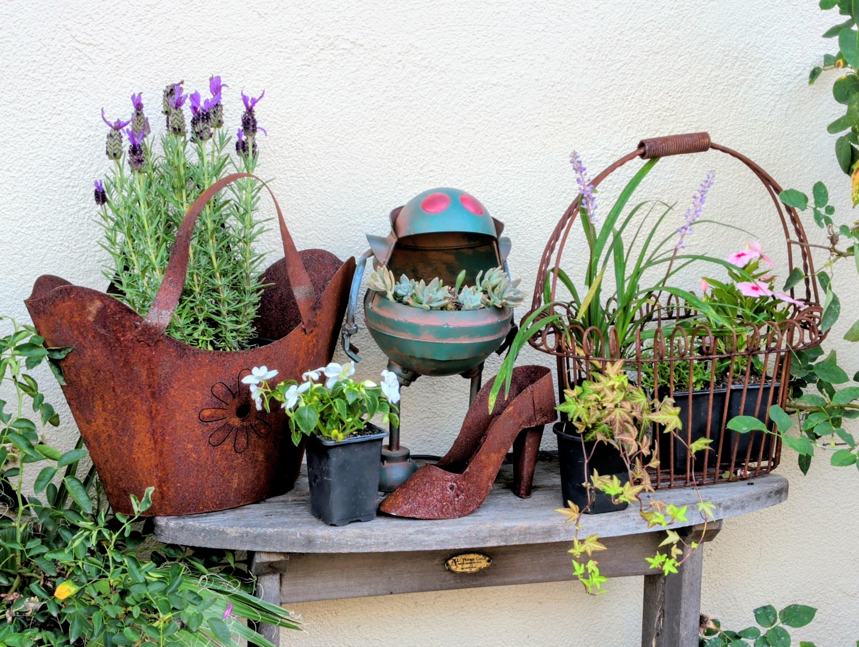Metal High Heel Planter – Rustic Farmhouse Garden Decor, Weathered Steel Succulent Pot