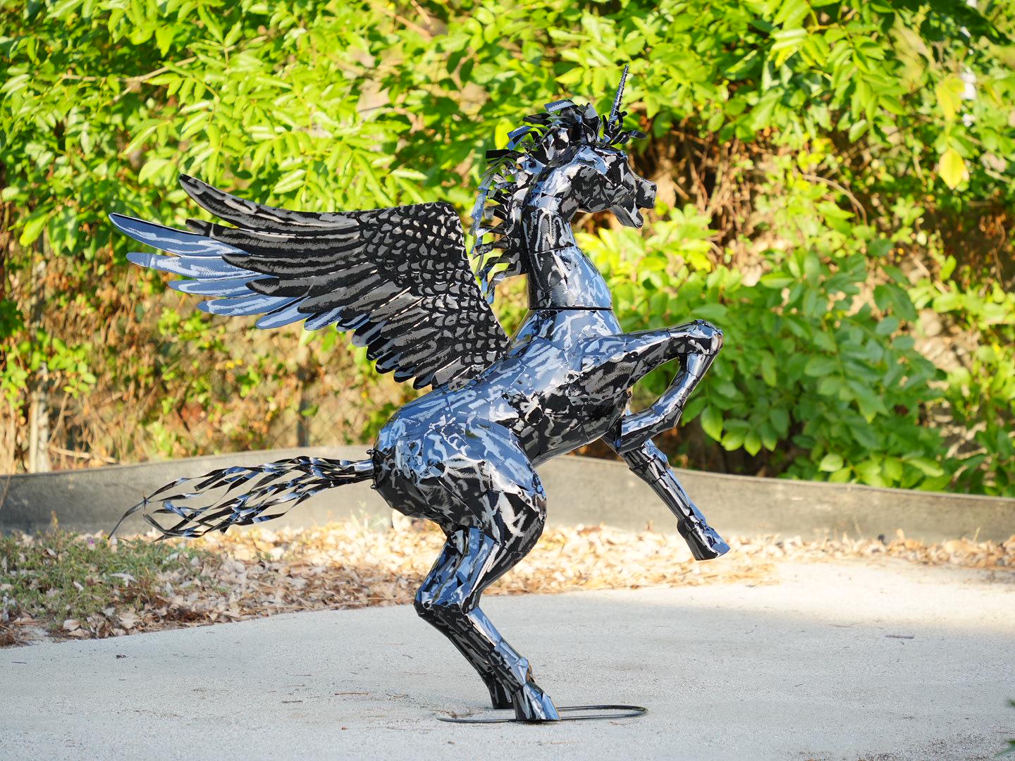 Large Metal Pegasus Sculpture – Winged Horse Garden Statue, Rustic Outdoor Art