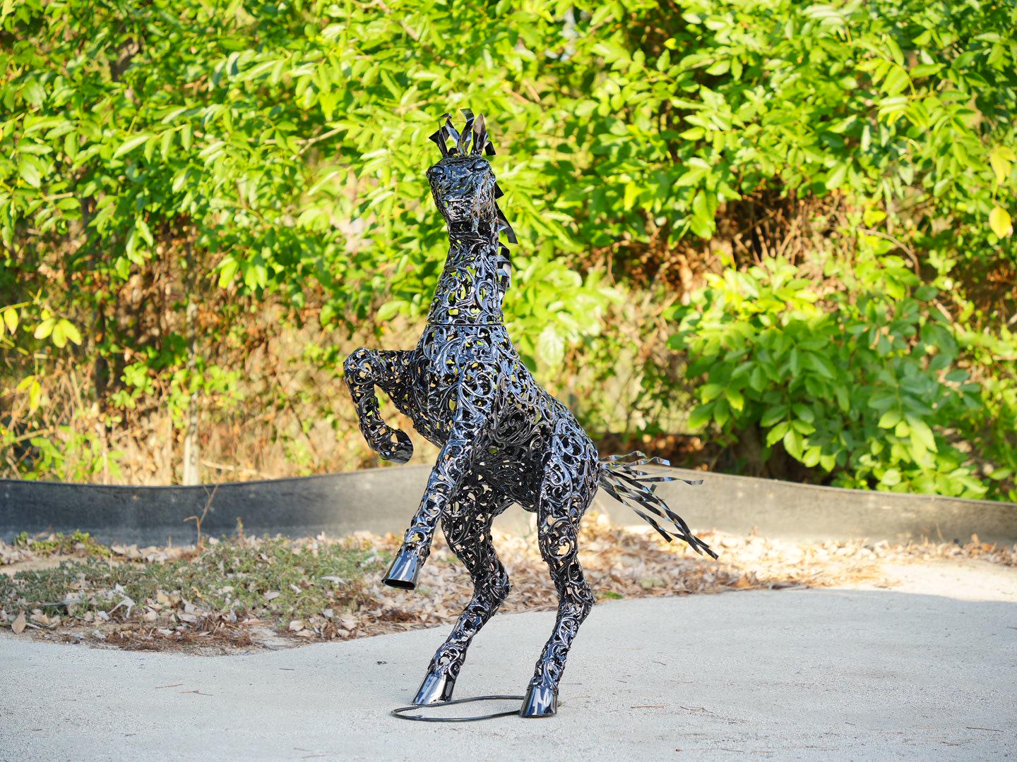 Large Metal Horse Sculpture – Rearing Rearing Animal Yard Art, Rustic Farmhouse Décor