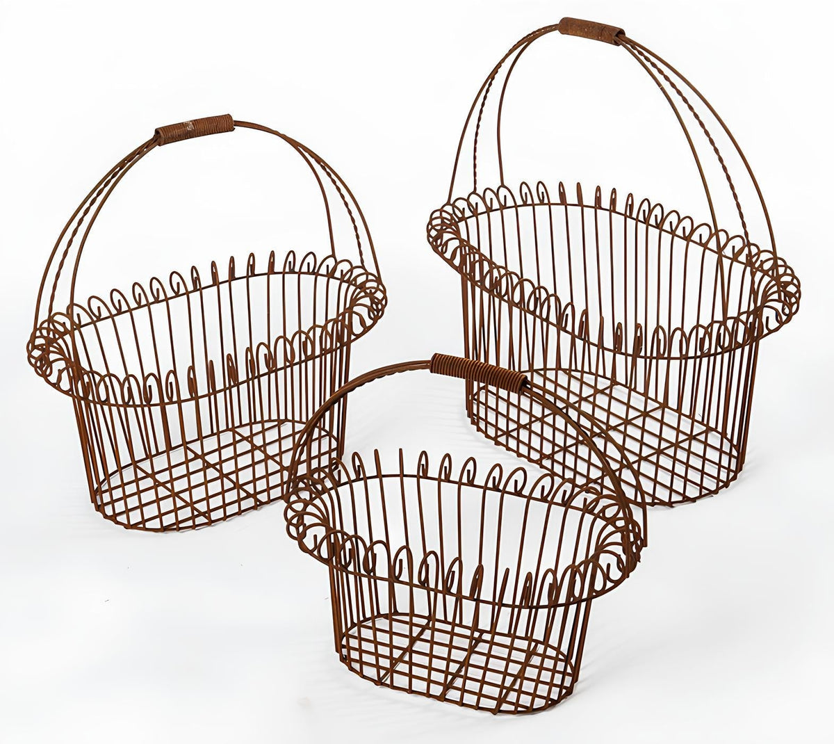 Metal Flower Basket Planter – Rustic Farmhouse Garden Decor, Weathered Steel Succulent Pot