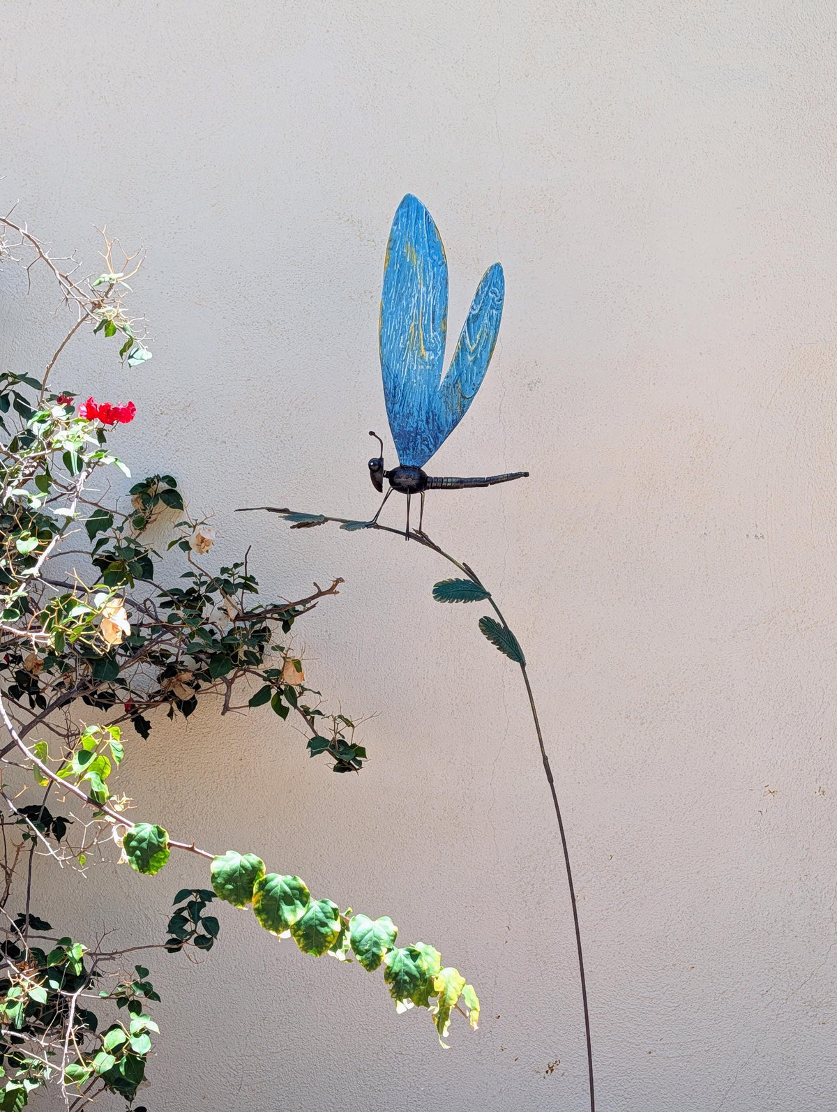 Metal Dragonfly Garden Stake with Moving Wings, Rustic Outdoor Yard Art