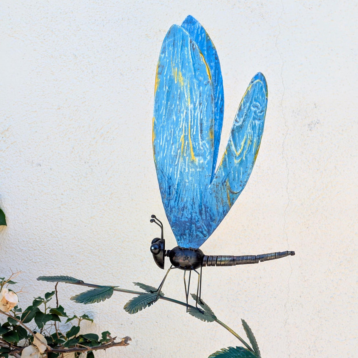 Metal Dragonfly Garden Stake with Moving Wings, Rustic Outdoor Yard Art