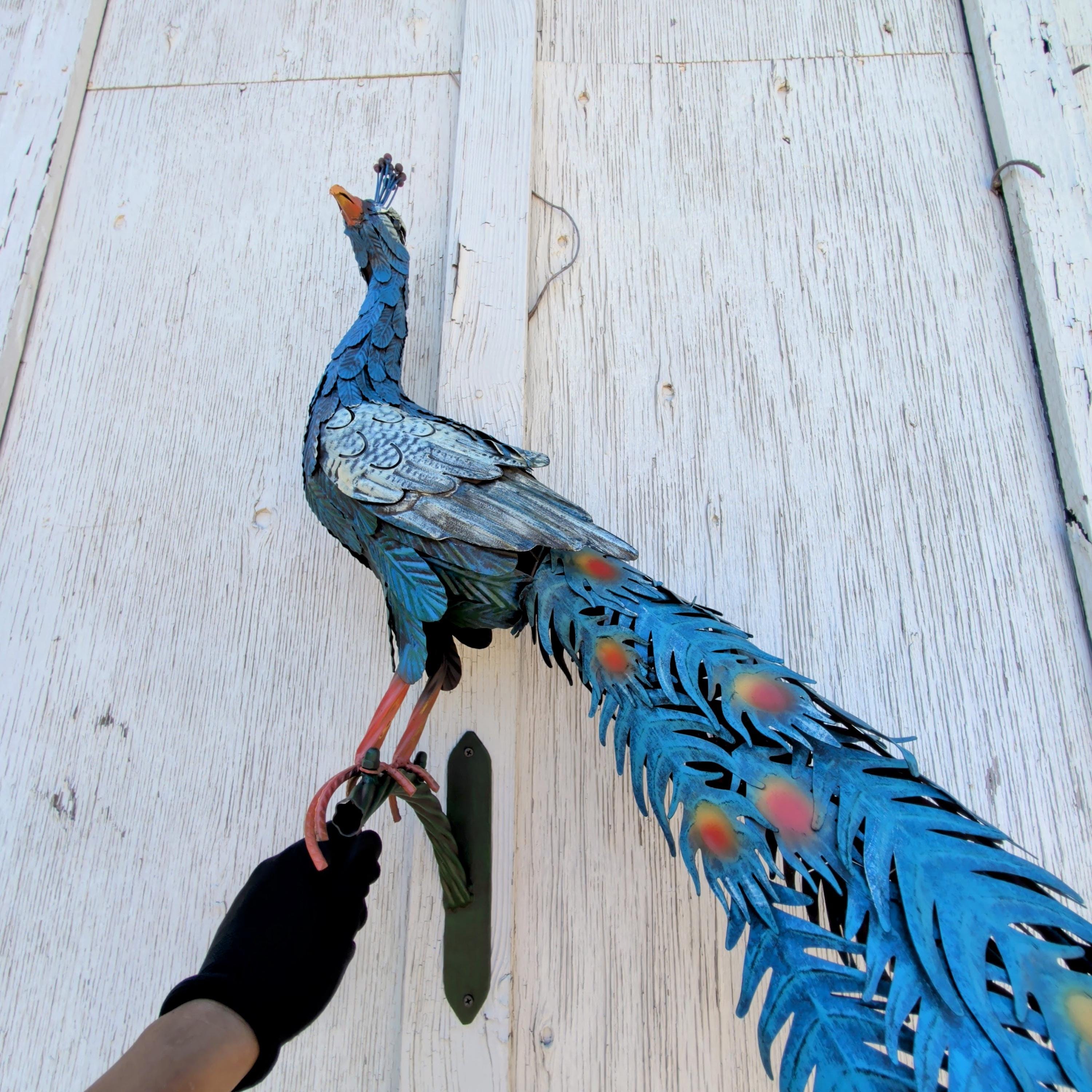 Metal Peacock Garden Sculpture Outdoor Yard Art Decorative Peacock Statue