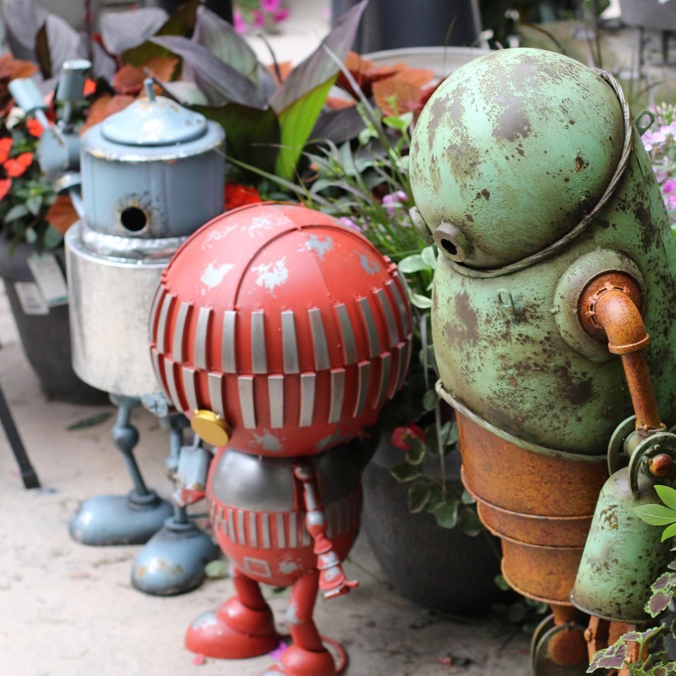 Red Metal Robot Sculpture – Rustic Industrial Garden Art, Handmade