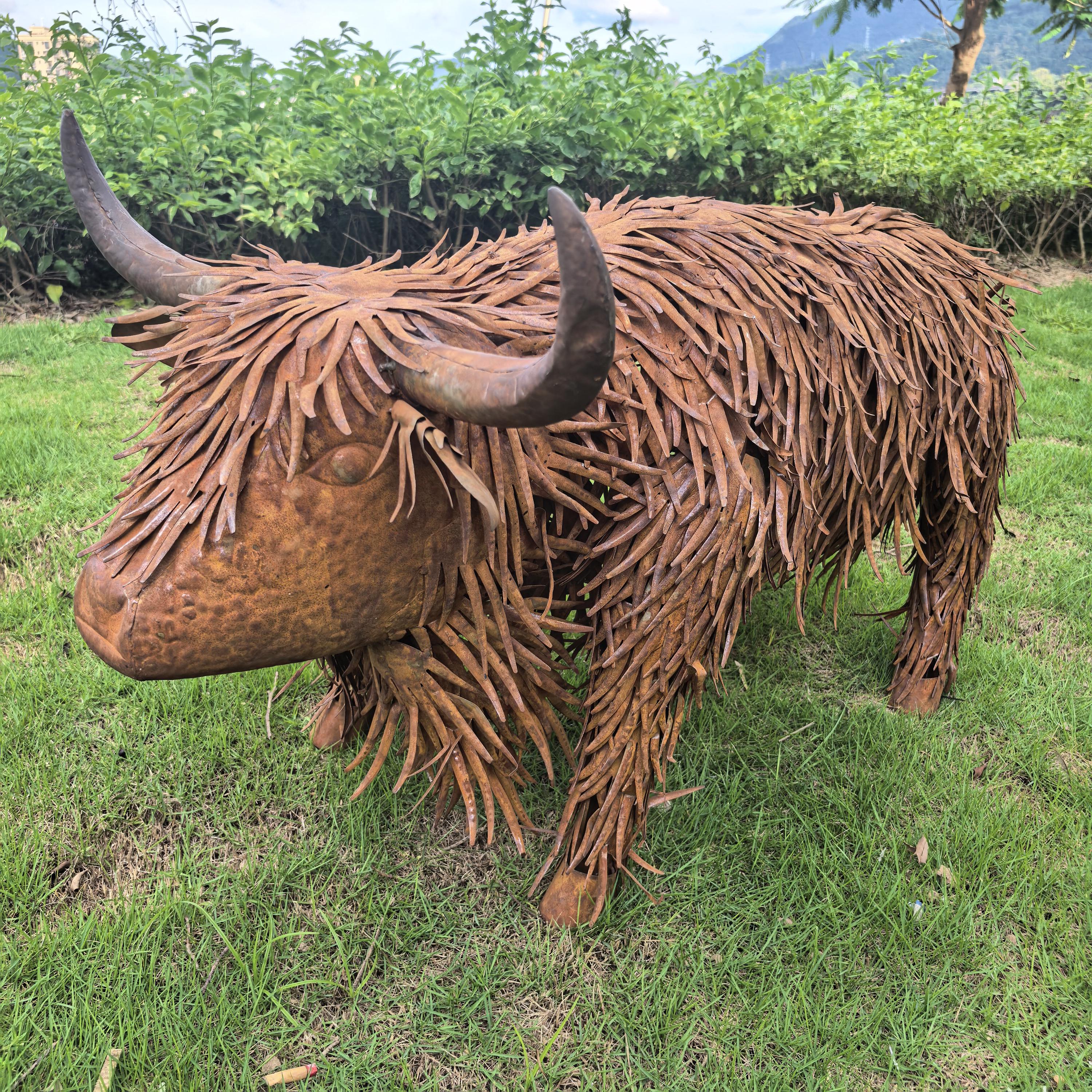 Rustic Metal Highland Cow Sculpture, Large Garden Cow Statue, Farmhouse Yard Art, Outdoor Metal Animal Decor, Highland Cattle Ornament