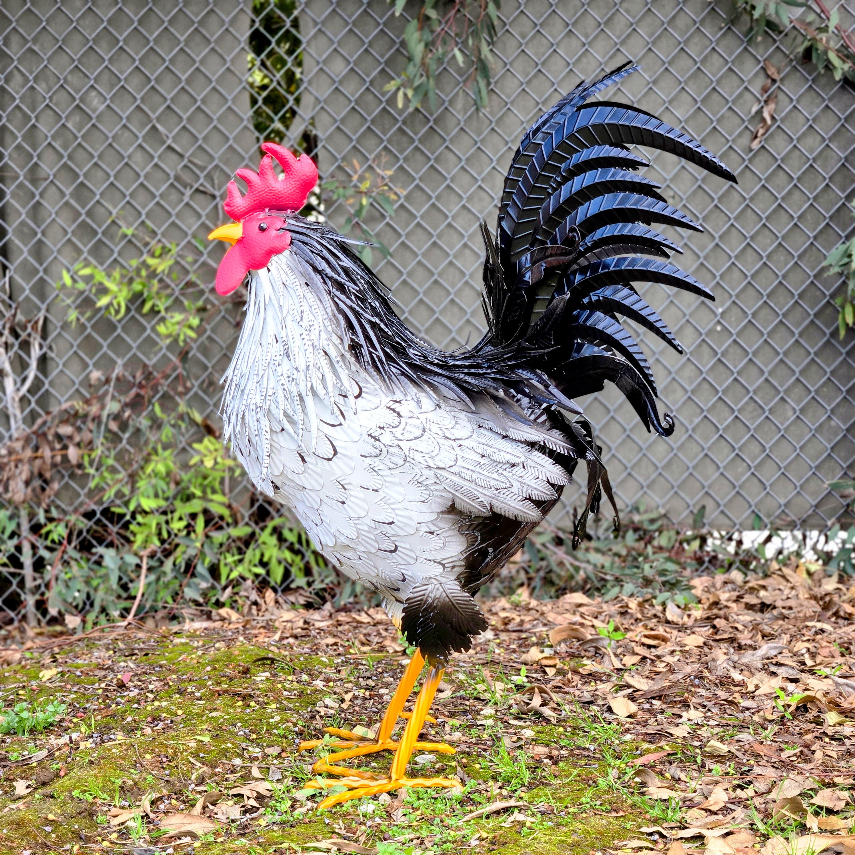 Handcrafted Metal Rooster Garden Statue – Farmhouse Yard Art Chicken Sculpture, Rustic Outdoor Decor
