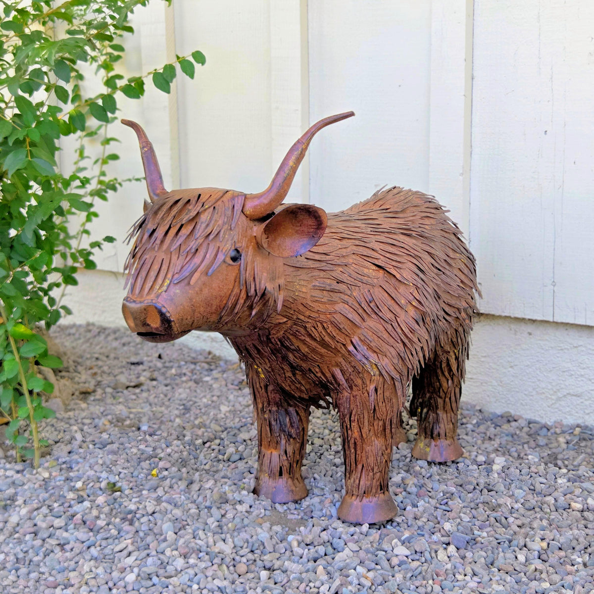 Handcrafted Metal Highland Cow Sculpture, Rustic Outdoor Garden & Farmhouse Decor, Unique Gift for Cow Lovers