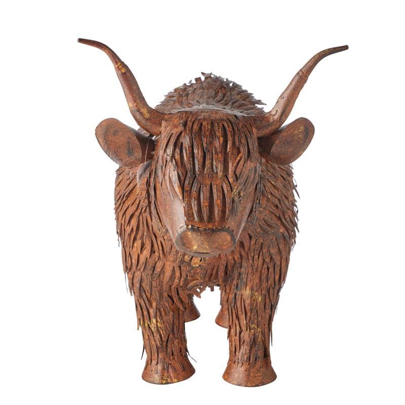 Handcrafted Metal Highland Cow Sculpture, Rustic Outdoor Garden & Farmhouse Decor, Unique Gift for Cow Lovers