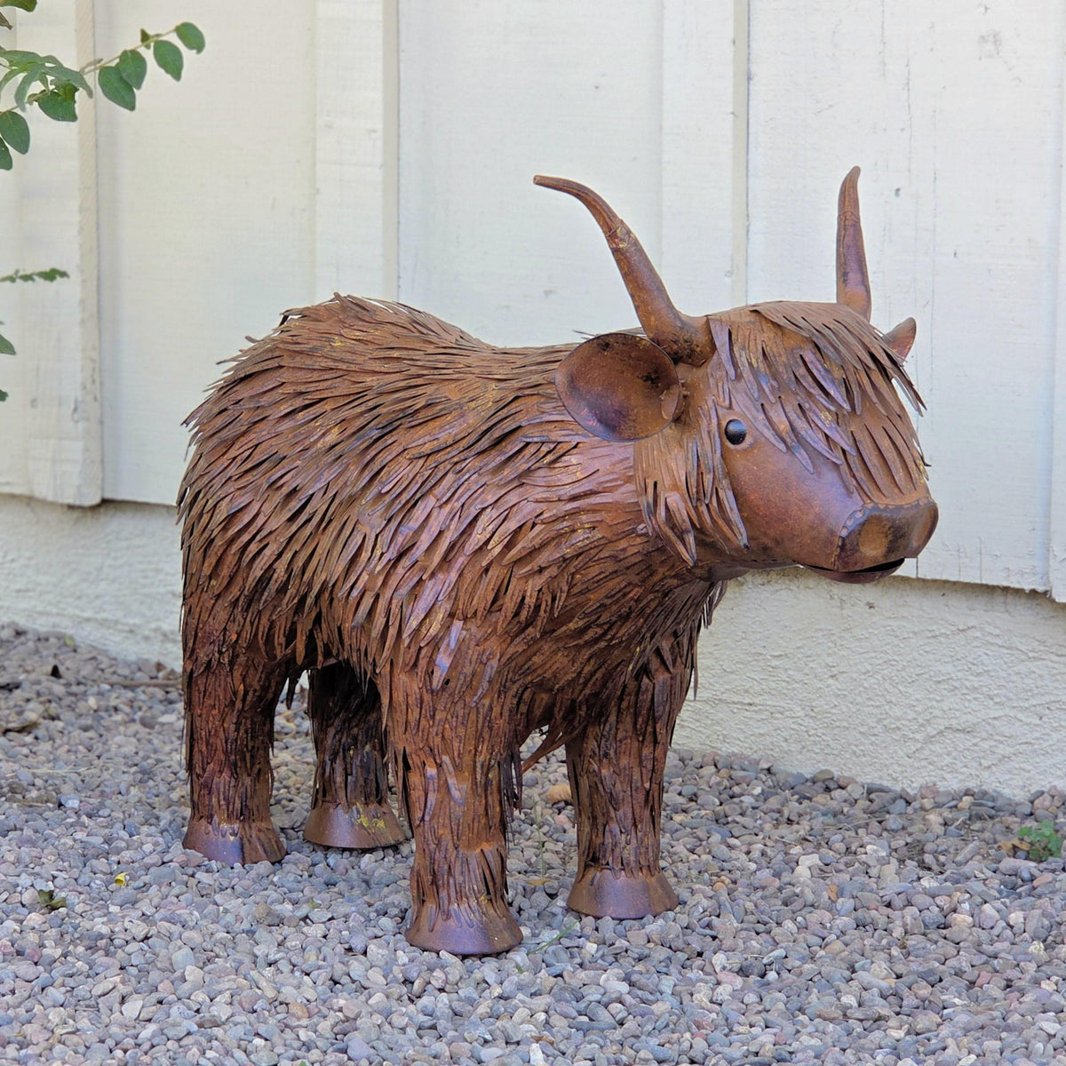 Handcrafted Metal Highland Cow Sculpture, Rustic Outdoor Garden & Farmhouse Decor, Unique Gift for Cow Lovers