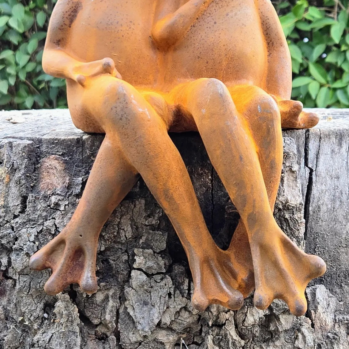 XL Rustic Cast Iron Frog Couple Statue – Garden Love Decor Outdoor Frog Figurine