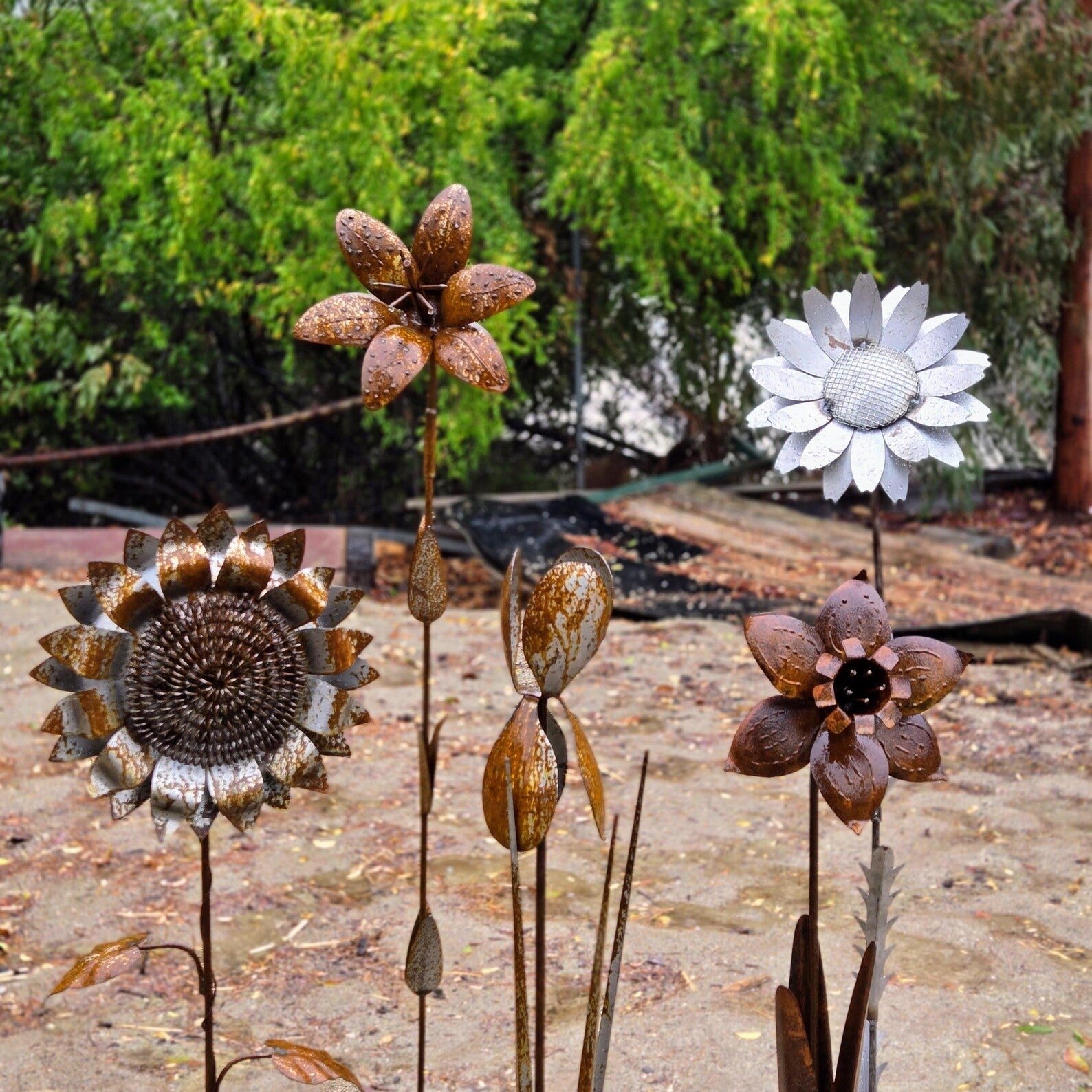 Metal Garden Flower Stake Set: Lily, Daisy, Iris, Sunflower Yard Art