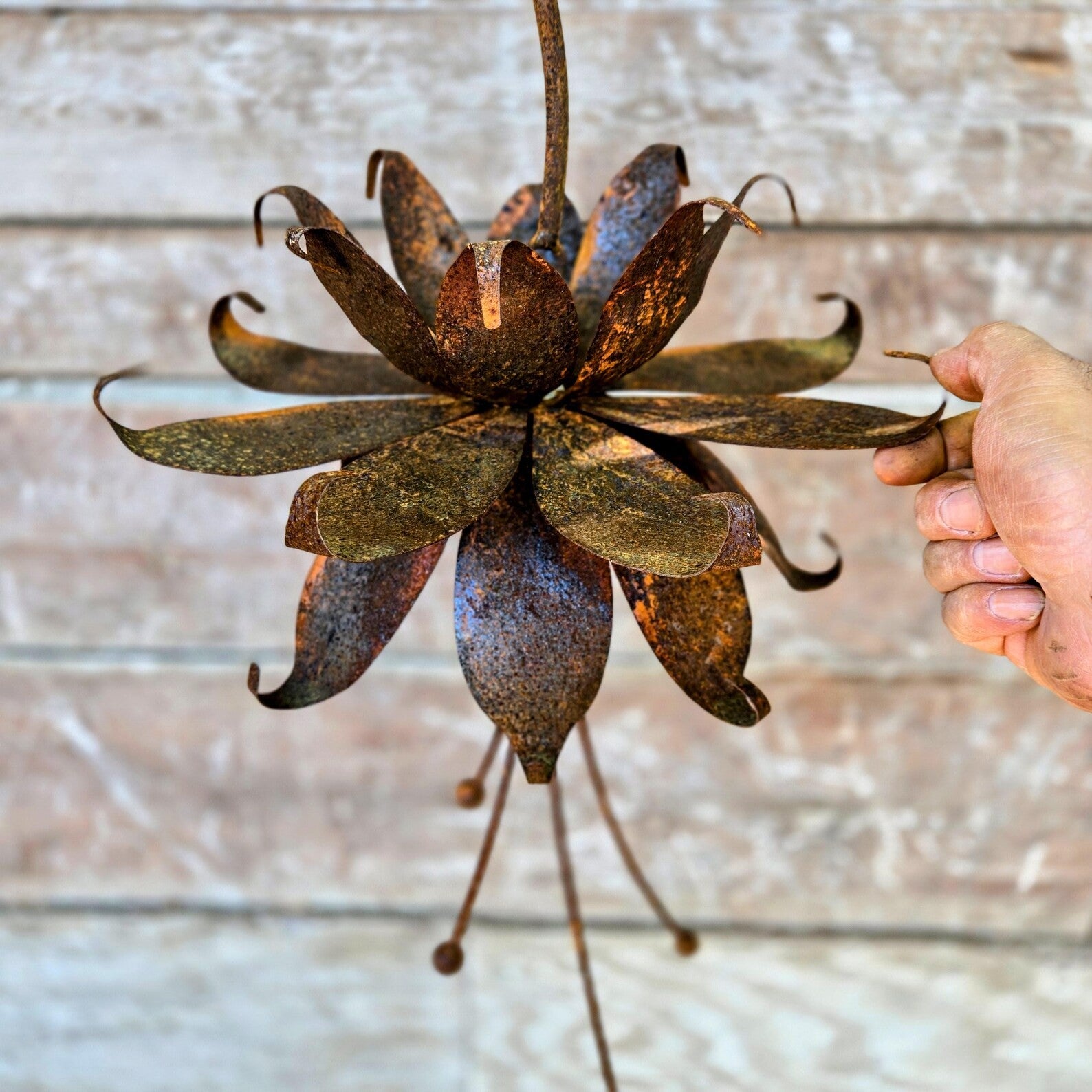 Rustic Metal Flower Stakes: Low-Carbon Steel Garden Art