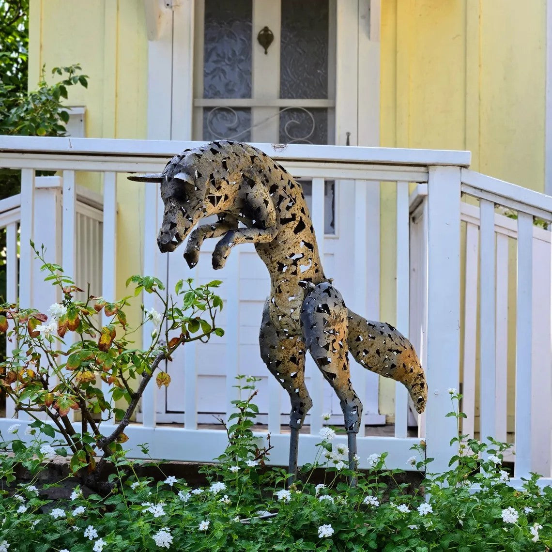 Metal Jumping Fox Garden Sculpture – Rustic Iron Animal Art, Outdoor Yard Decor