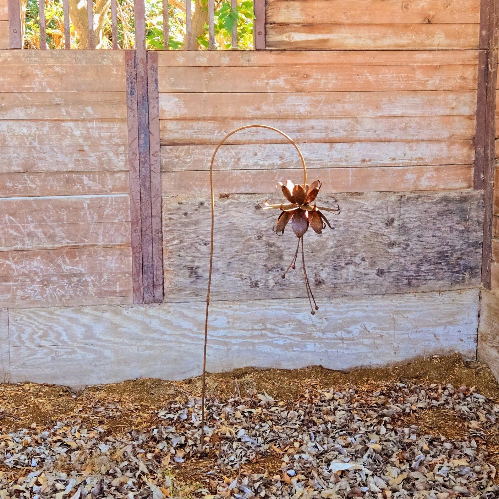 Rustic Metal Flower Stakes: Low-Carbon Steel Garden Art