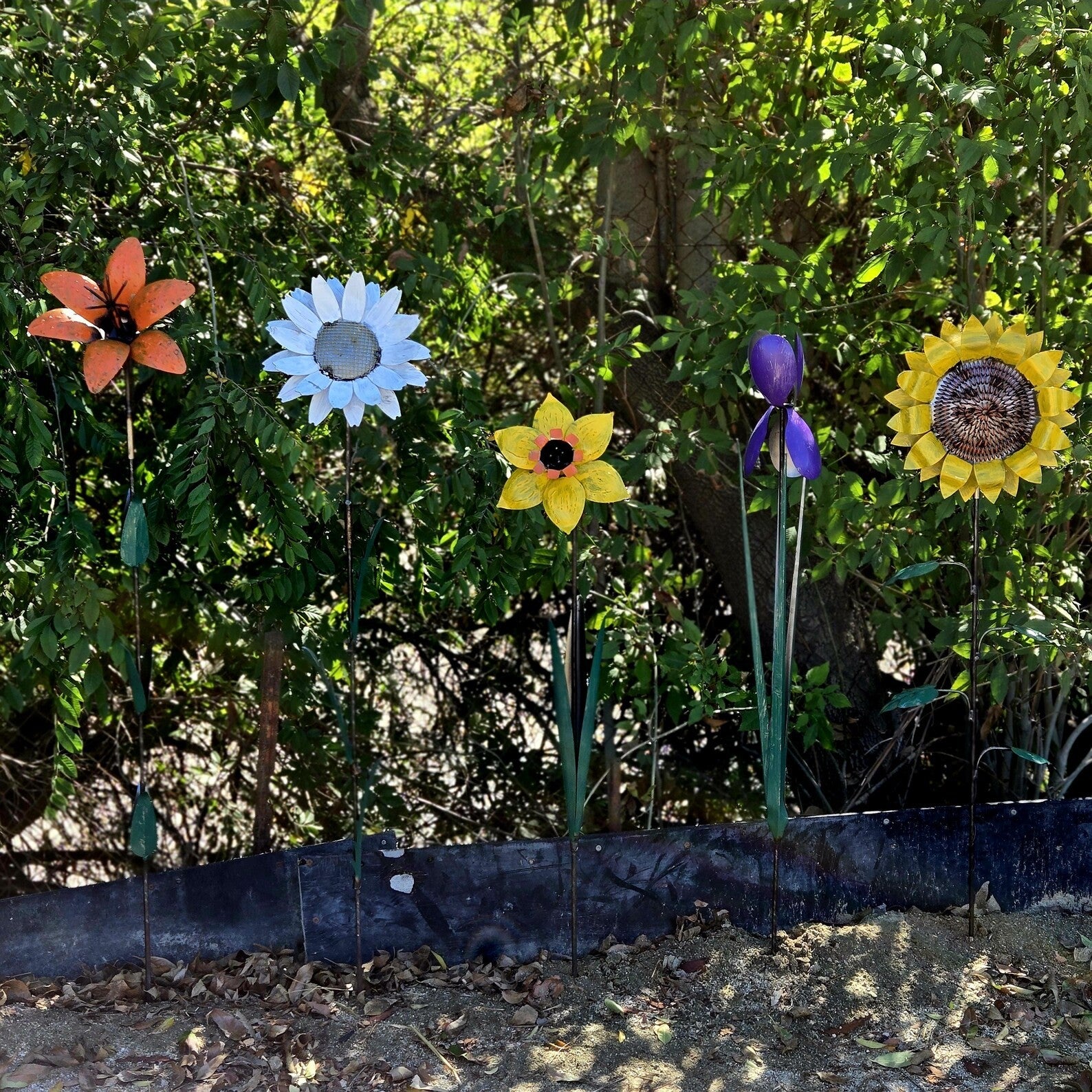 Metal Garden Flower Stake Set: Lily, Daisy, Iris, Sunflower Yard Art