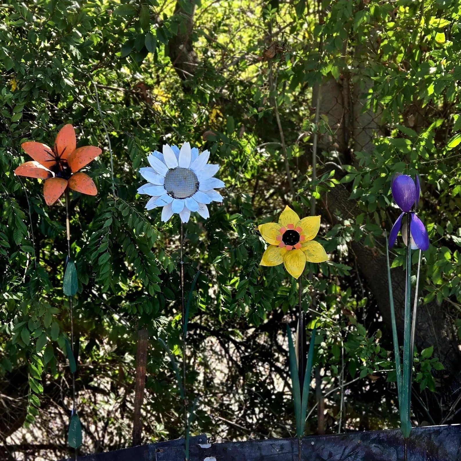 Metal Garden Flower Stake Set: Lily, Daisy, Iris, Sunflower Yard Art
