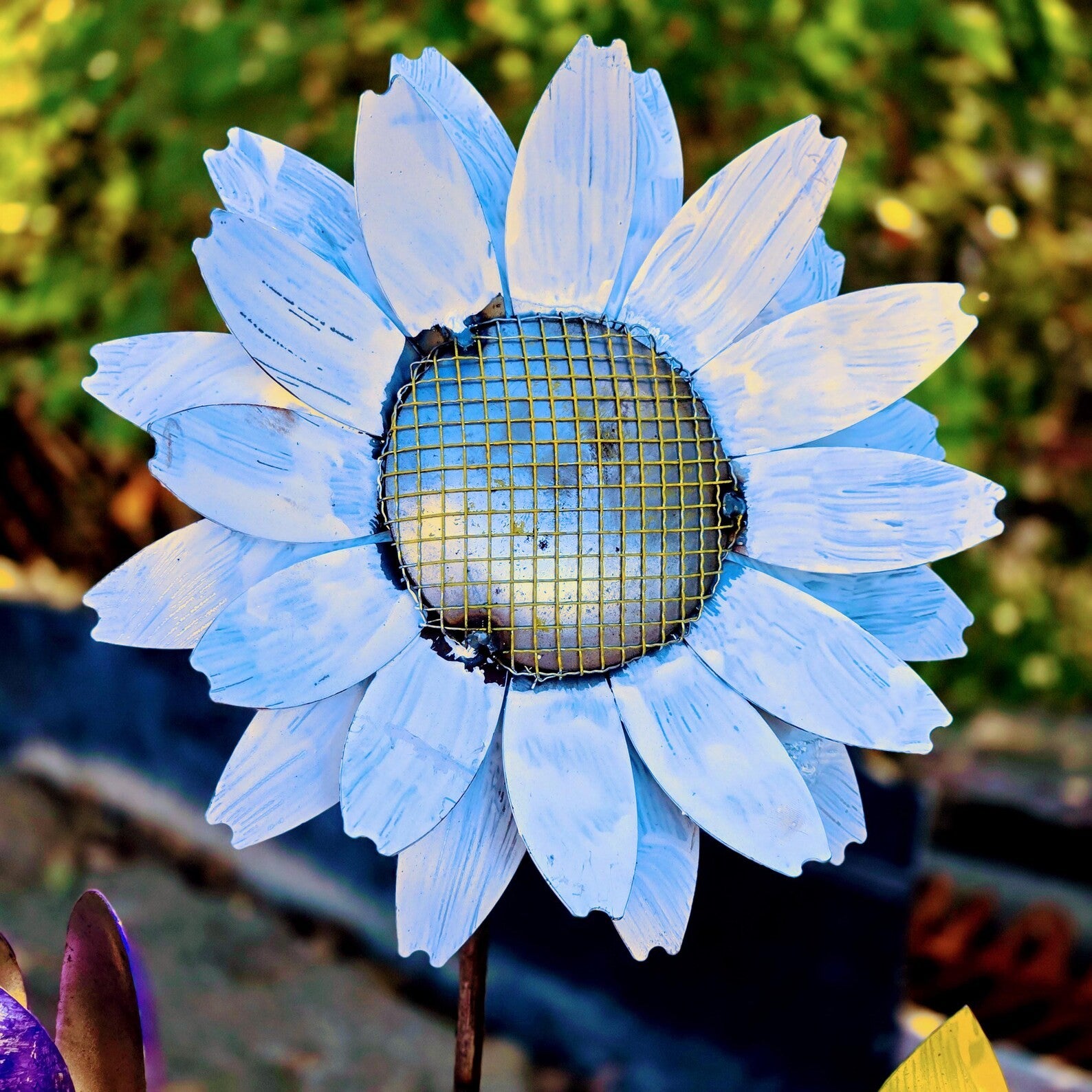Metal Garden Flower Stake Set: Lily, Daisy, Iris, Sunflower Yard Art