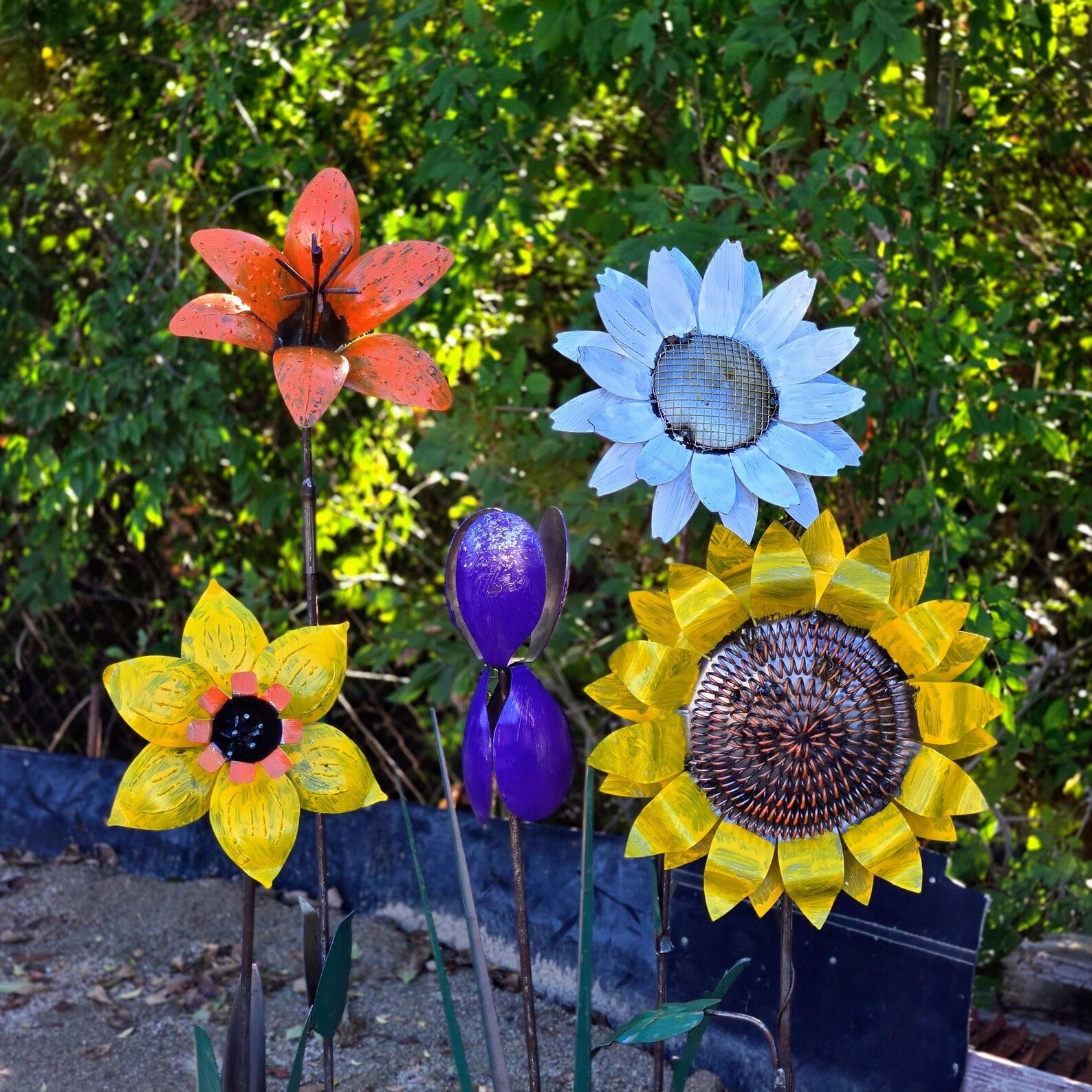 Metal Garden Flower Stake Set: Lily, Daisy, Iris, Sunflower Yard Art
